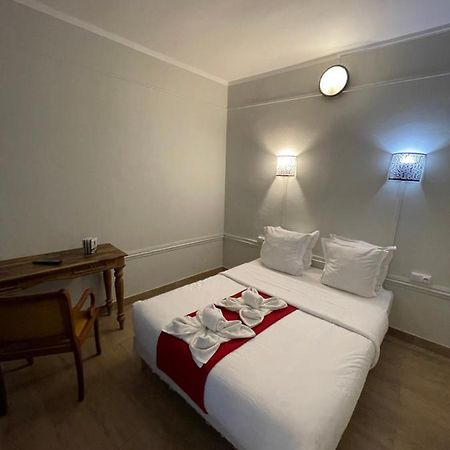 Hotel Central 圣但尼 外观 照片