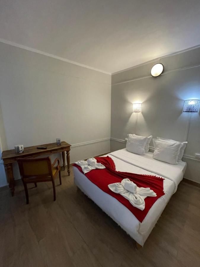 Hotel Central 圣但尼 外观 照片